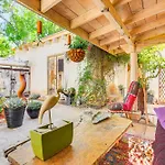 Appartement Centrally Located Near Town! *