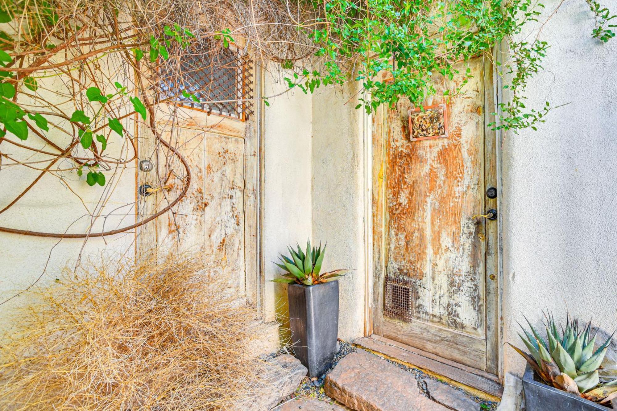 Centrally Located Near Town! * Santa Fe